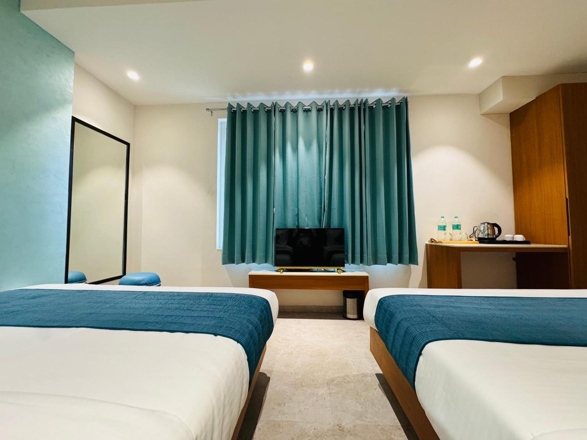 Hotel Rudhav Palace ウッジャイン エクステリア 写真